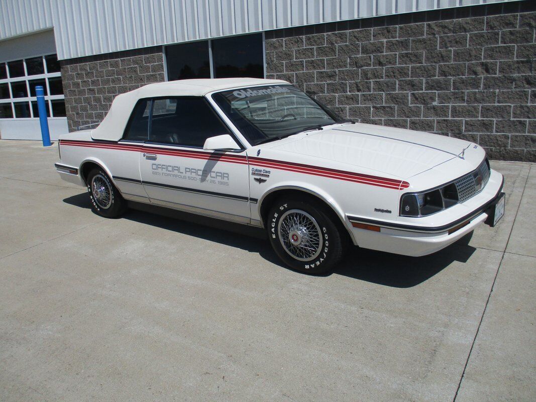 Oldsmobile-Cutlass-Ciera-Indy-500-Festival-Parade-Car-1985-1