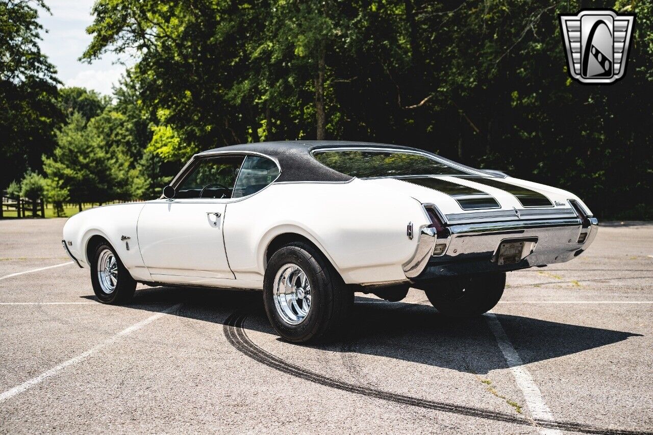 Oldsmobile-Cutlass-Coupe-1969-4