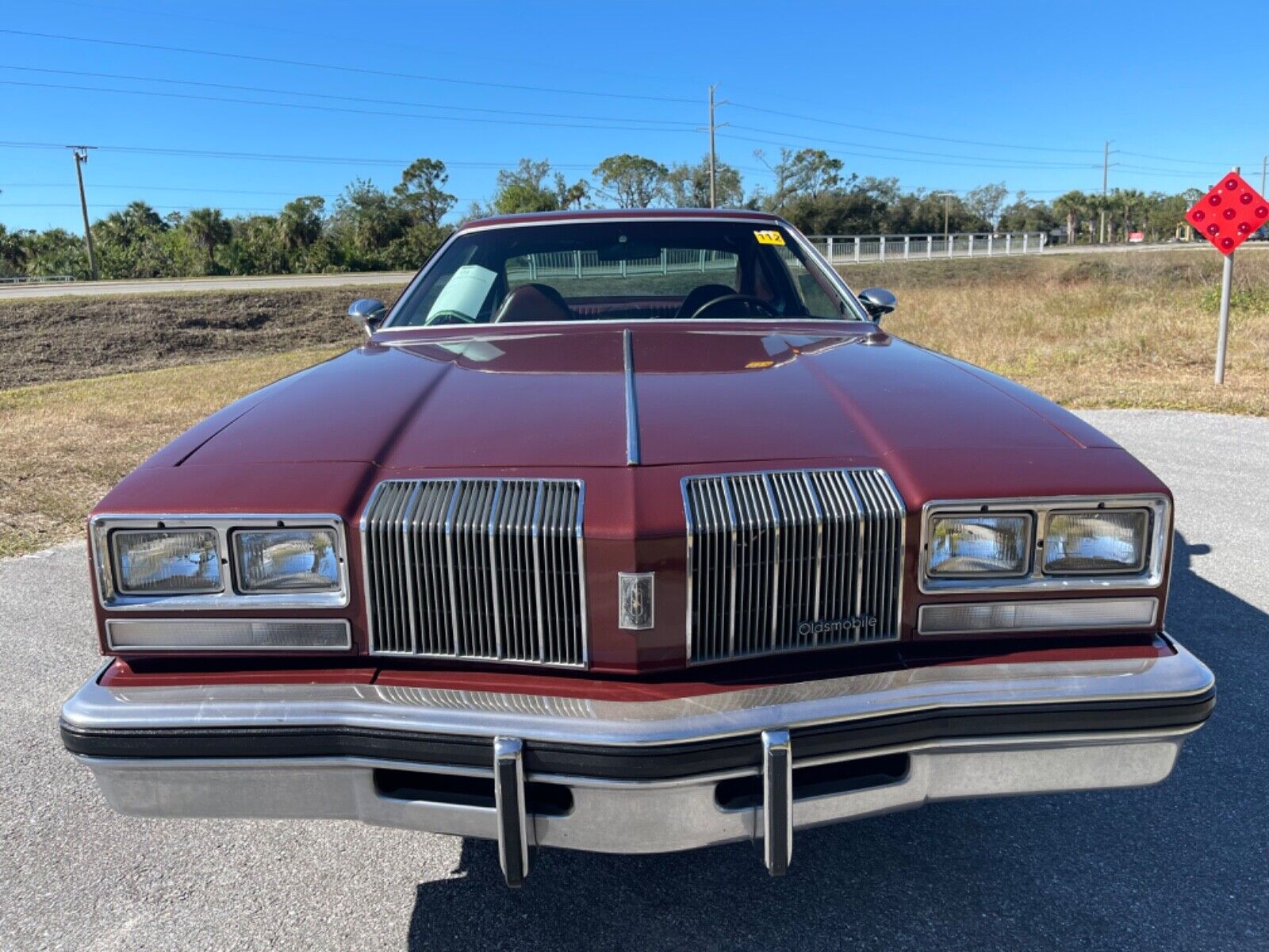 Oldsmobile-Cutlass-Coupe-1976-13