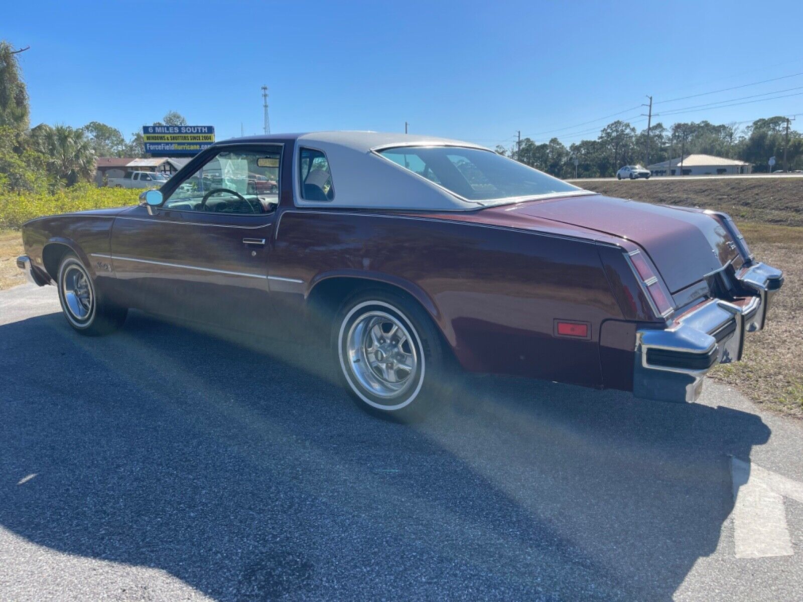 Oldsmobile-Cutlass-Coupe-1976-5