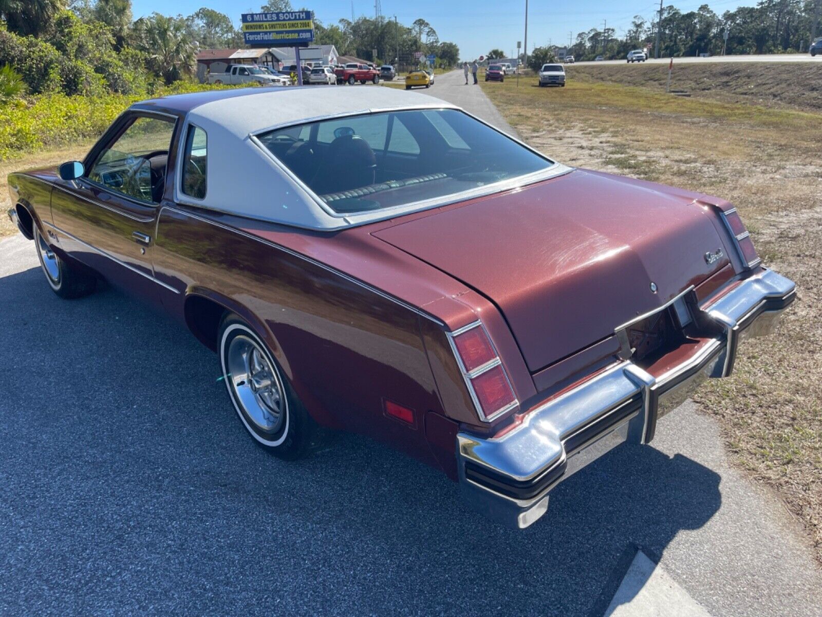 Oldsmobile-Cutlass-Coupe-1976-6