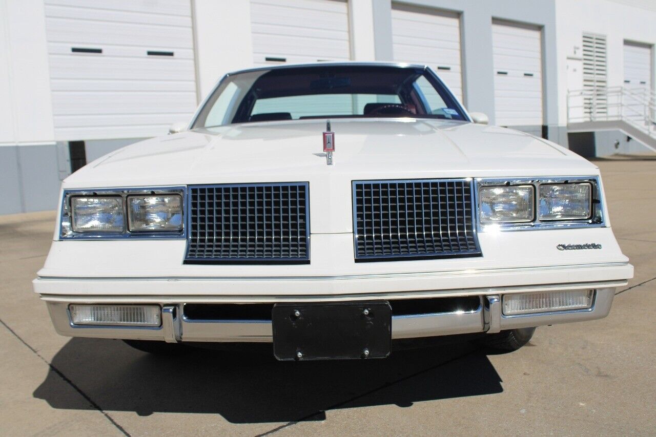 Oldsmobile-Cutlass-Coupe-1983-7