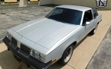 Oldsmobile-Cutlass-Coupe-1984-2