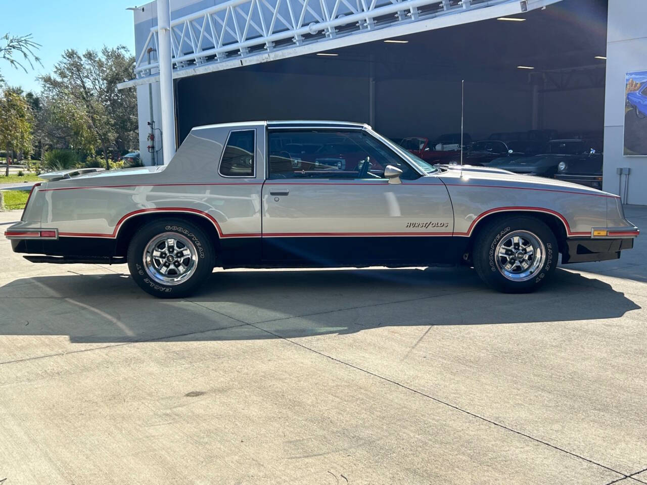 Oldsmobile-Cutlass-Coupe-1984-3