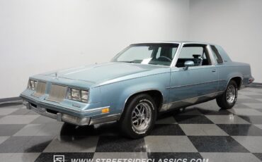 Oldsmobile-Cutlass-Coupe-1986-5