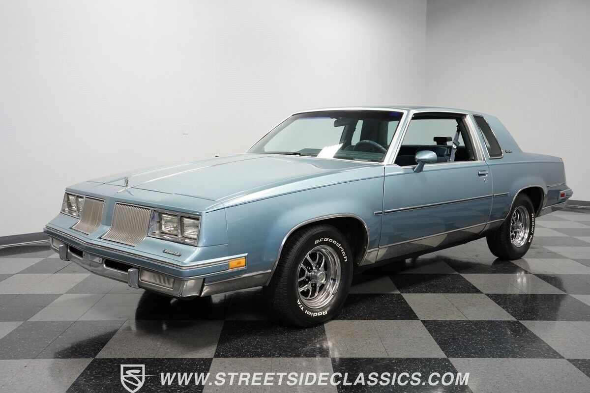 Oldsmobile-Cutlass-Coupe-1986-5