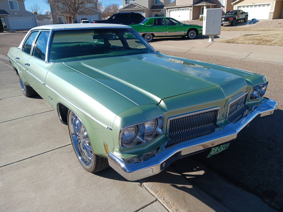 Oldsmobile-Delta-88-1973-4