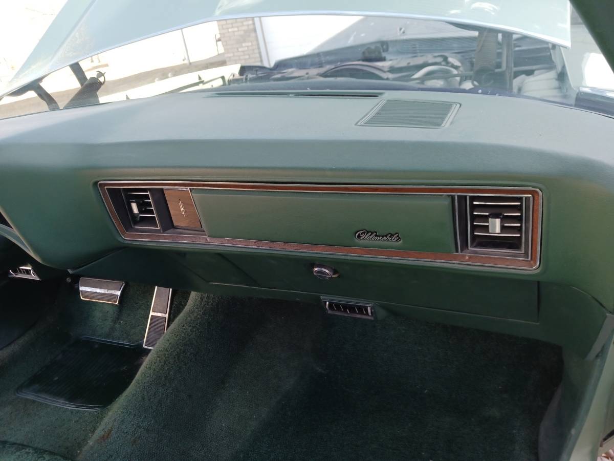 Oldsmobile-Delta-88-1973-7