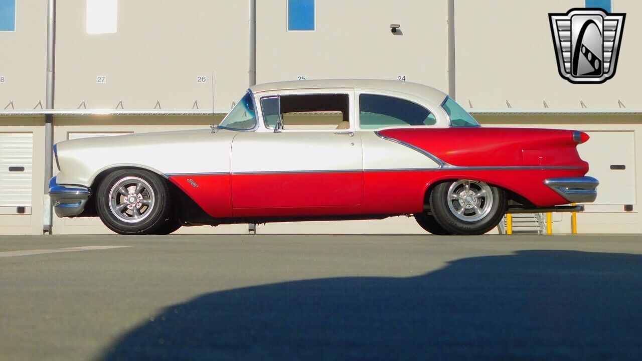 Oldsmobile-Eighty-Eight-1956-5