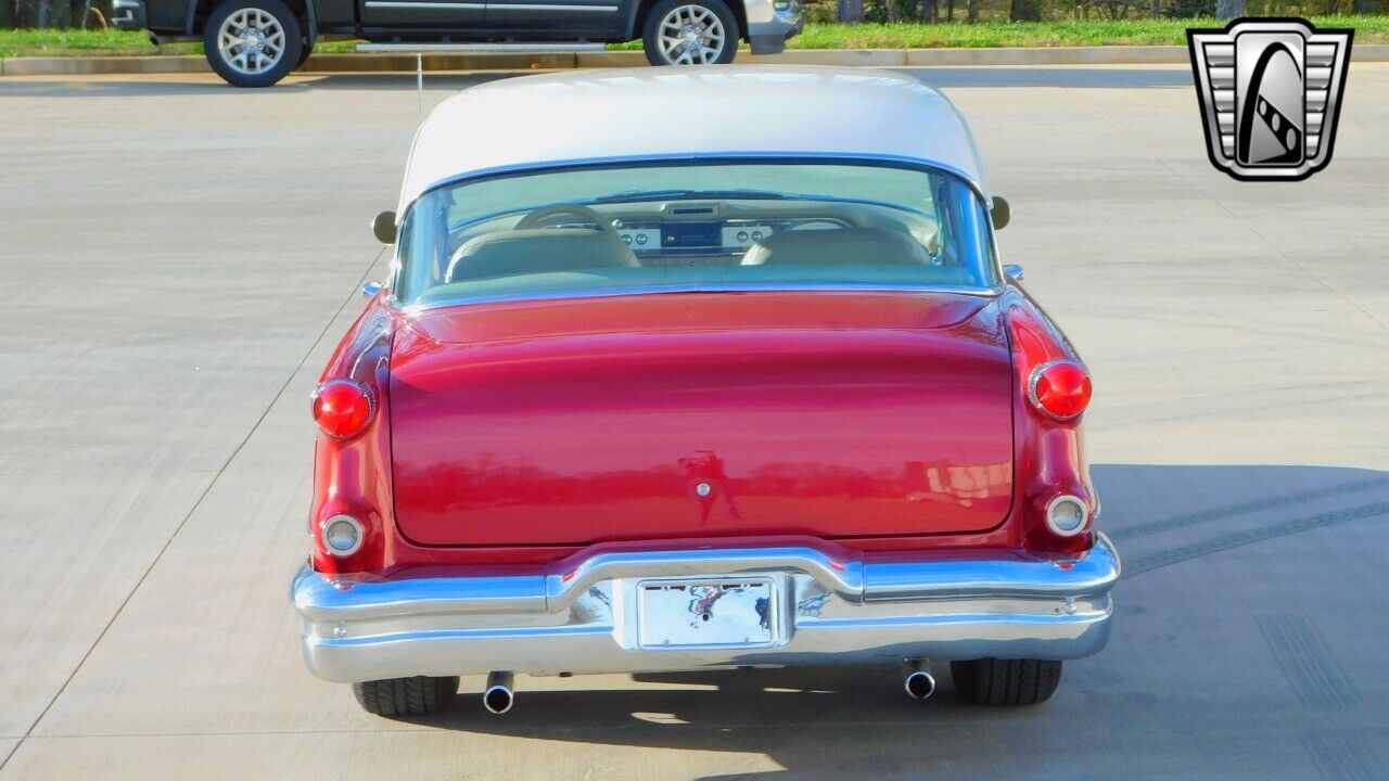 Oldsmobile-Eighty-Eight-1956-7