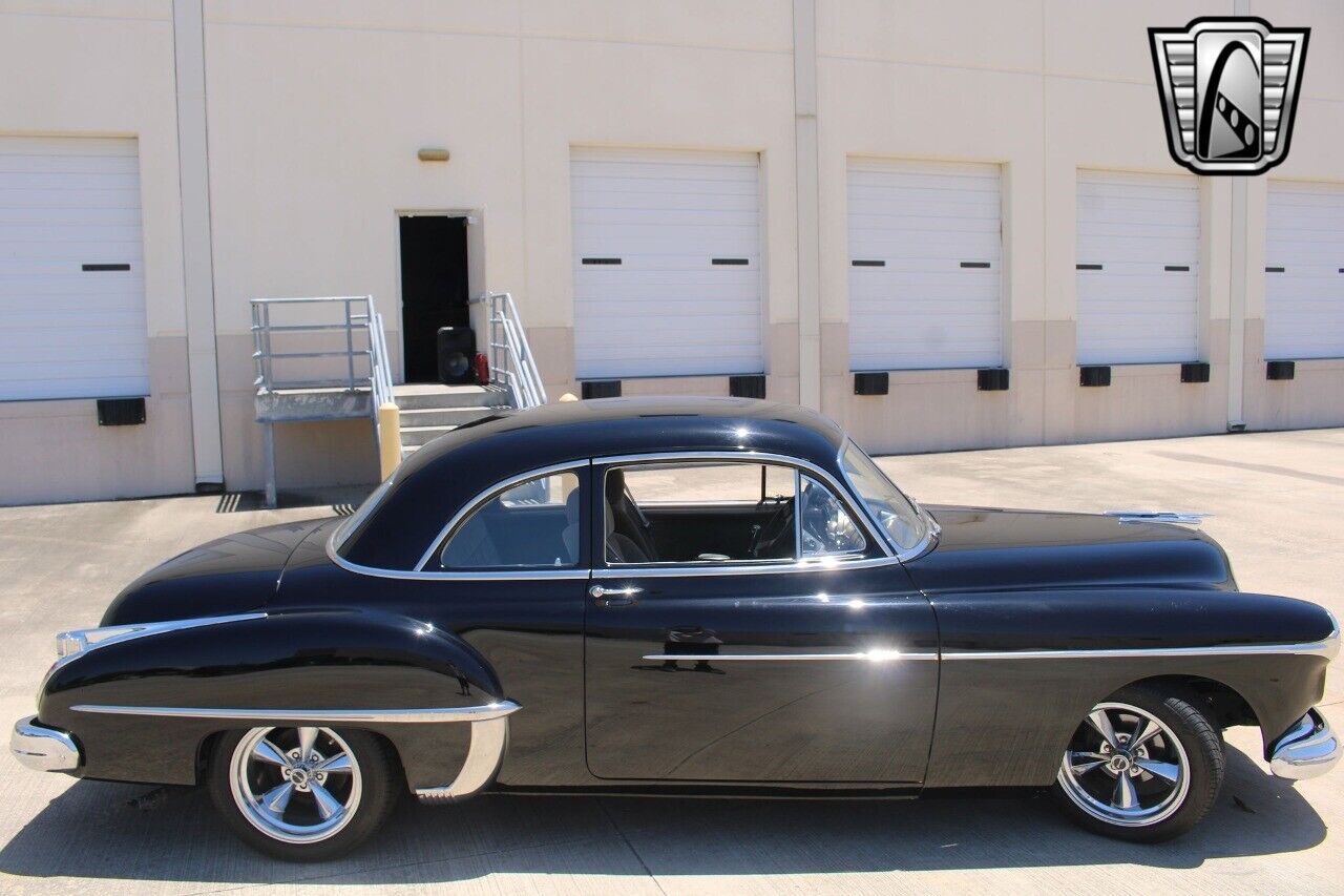 Oldsmobile-Eighty-Eight-Coupe-1949-38