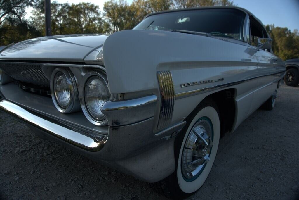 Oldsmobile-Eighty-Eight-Coupe-1961-11