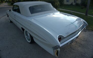 Oldsmobile-Eighty-Eight-Coupe-1961-3