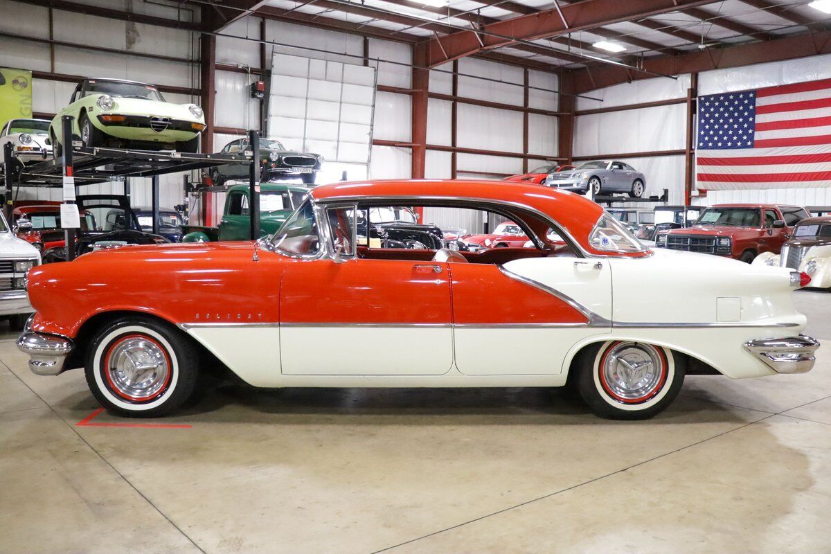 Oldsmobile-Holiday-Coupe-1956-3