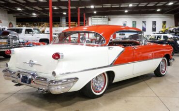 Oldsmobile-Holiday-Coupe-1956-7