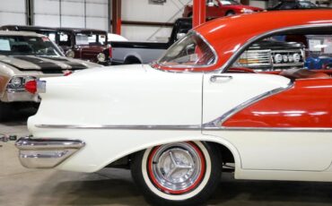 Oldsmobile-Holiday-Coupe-1956-8