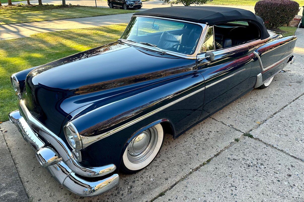 Oldsmobile-Ninety-Eight-1953-2