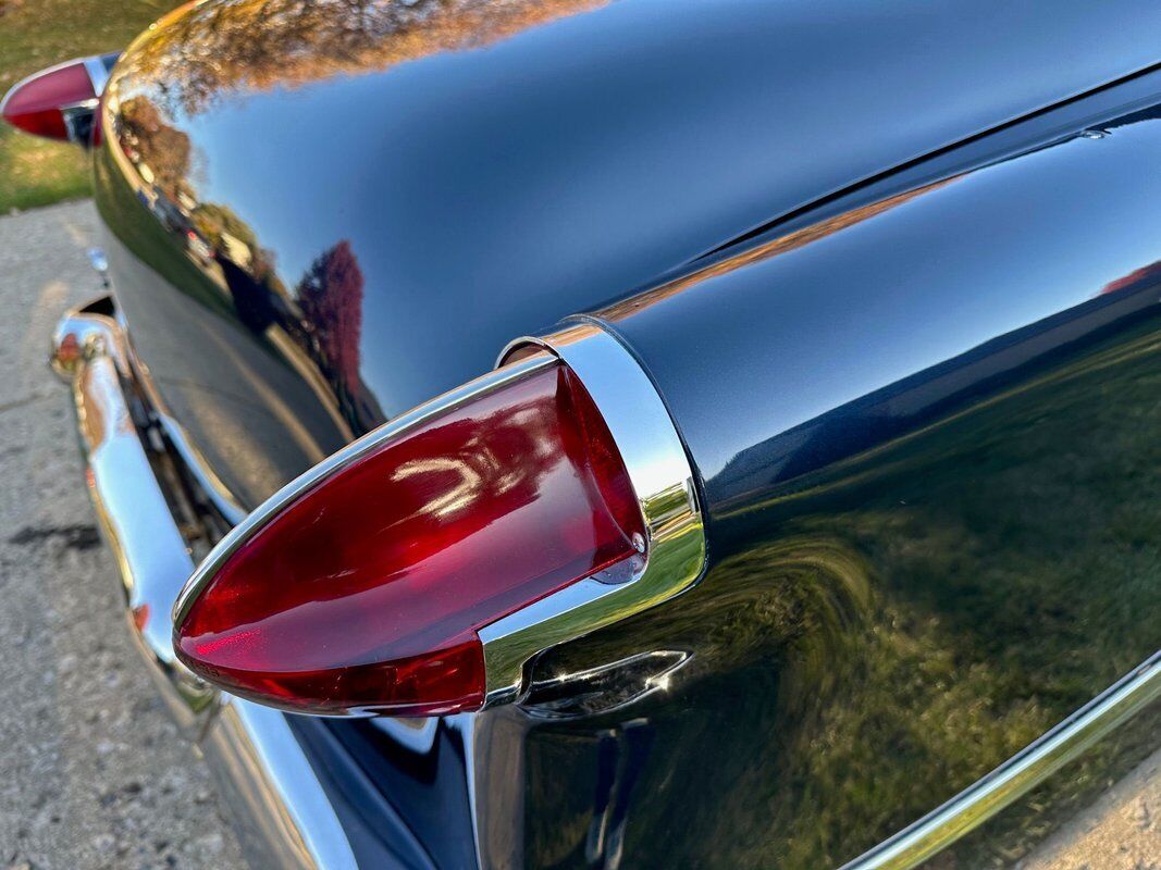 Oldsmobile-Ninety-Eight-1953-22