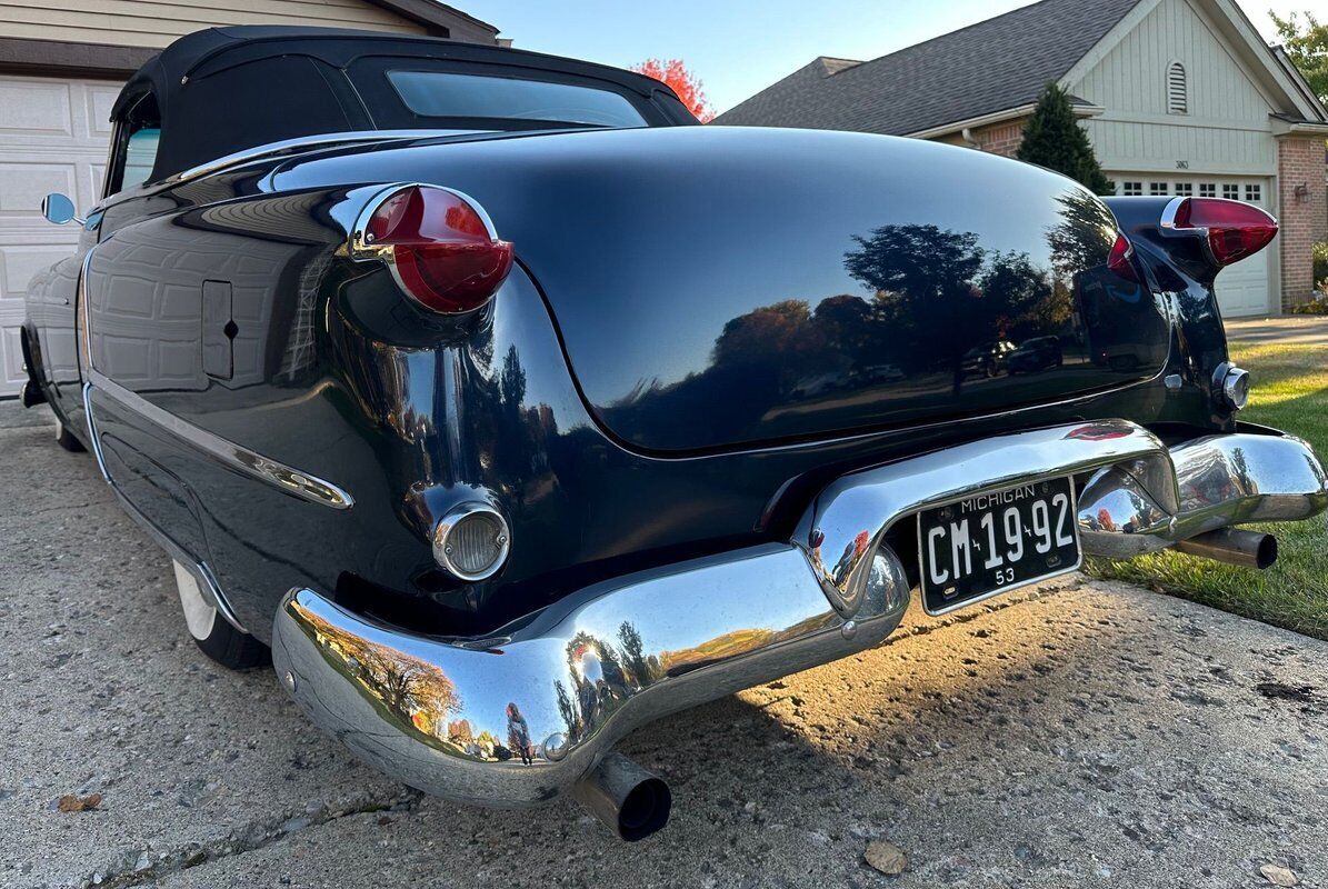 Oldsmobile-Ninety-Eight-1953-24