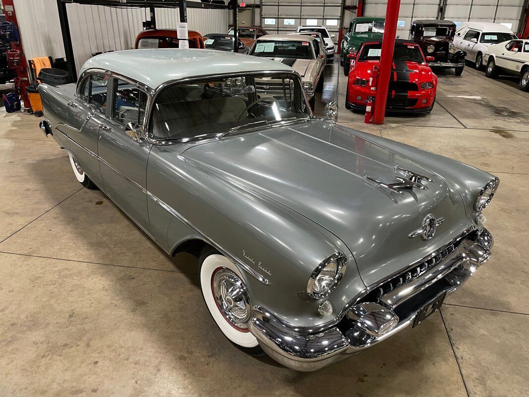 Oldsmobile-Ninety-Eight-Berline-1955-10