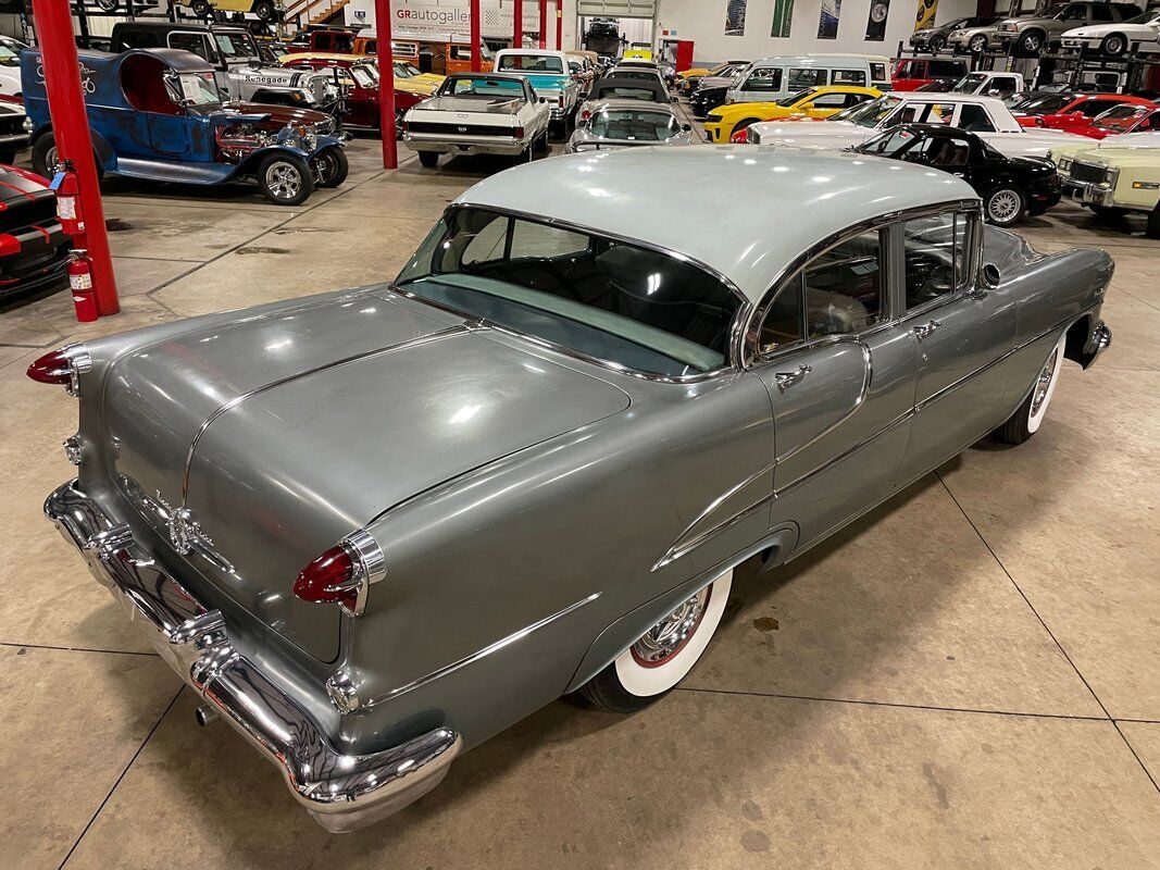 Oldsmobile-Ninety-Eight-Berline-1955-11