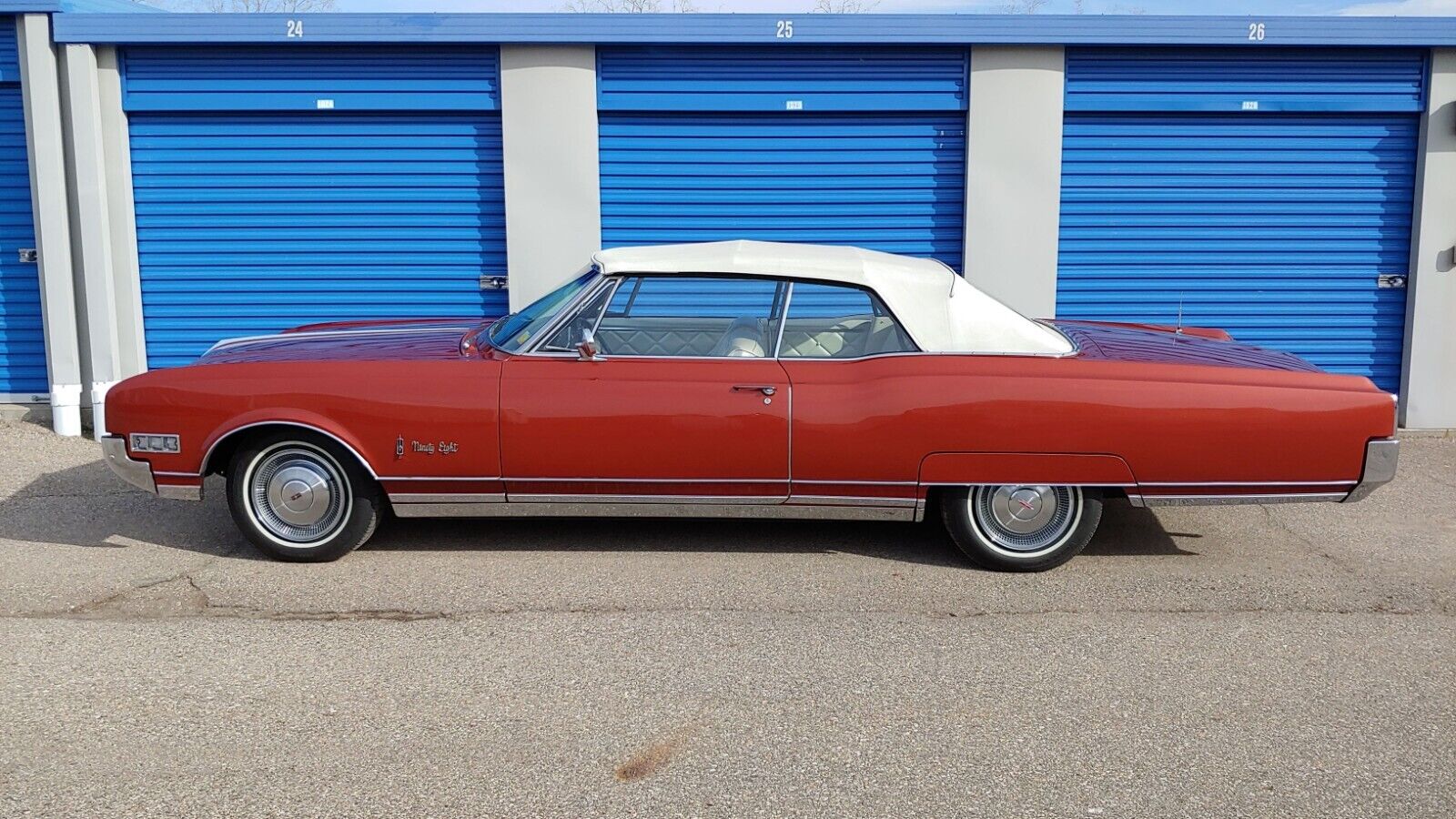 Oldsmobile-Ninety-Eight-Cabriolet-1966-1