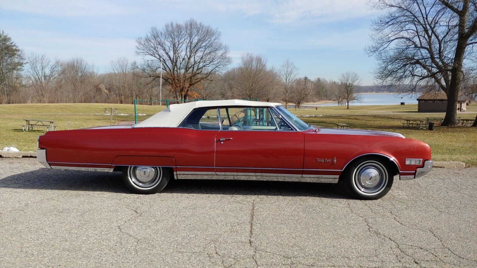 Oldsmobile-Ninety-Eight-Cabriolet-1966-4