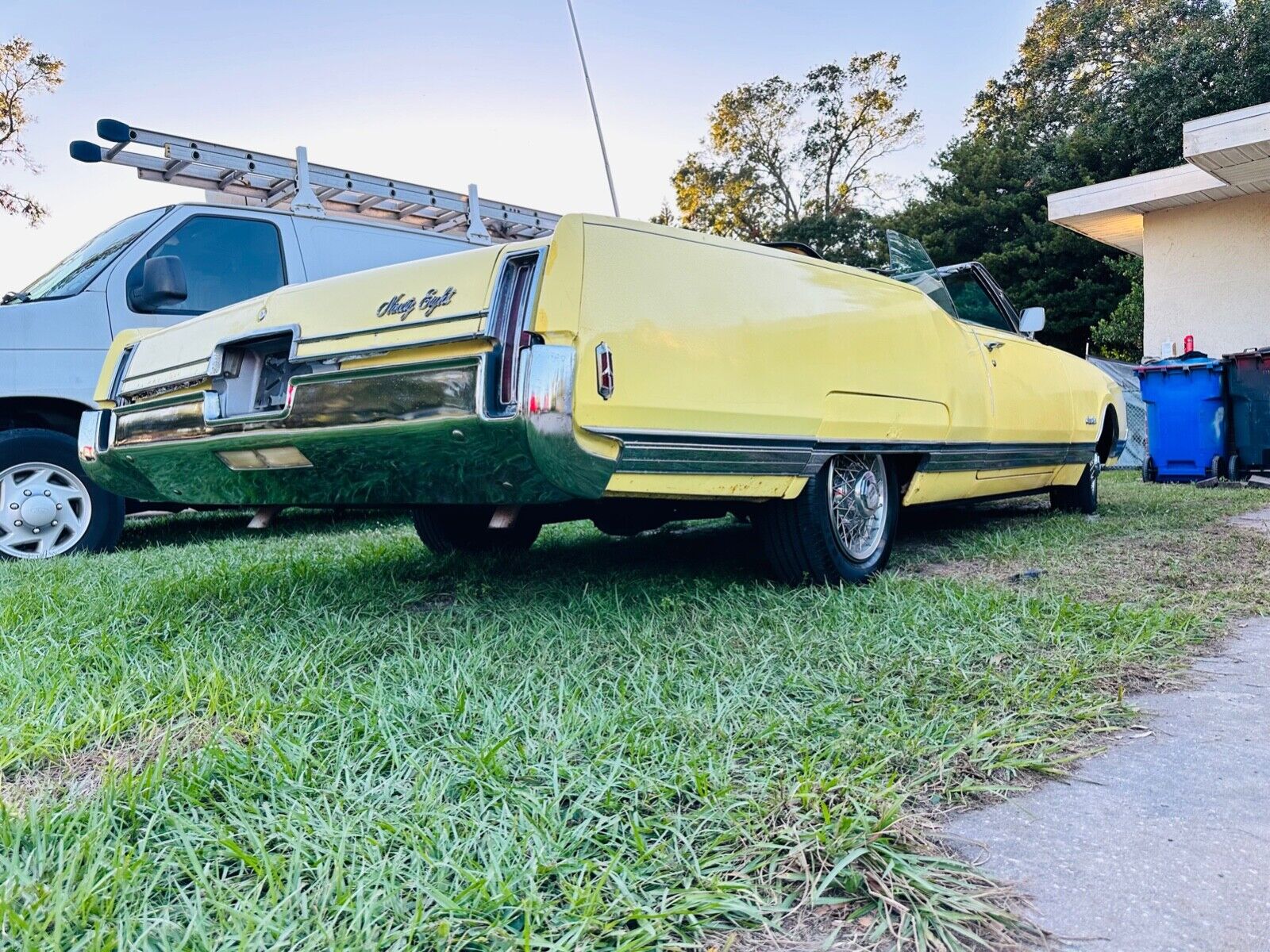 Oldsmobile-Ninety-Eight-Cabriolet-1968-16