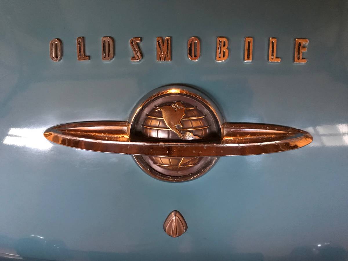 Oldsmobile-Rocket-88-1950-3