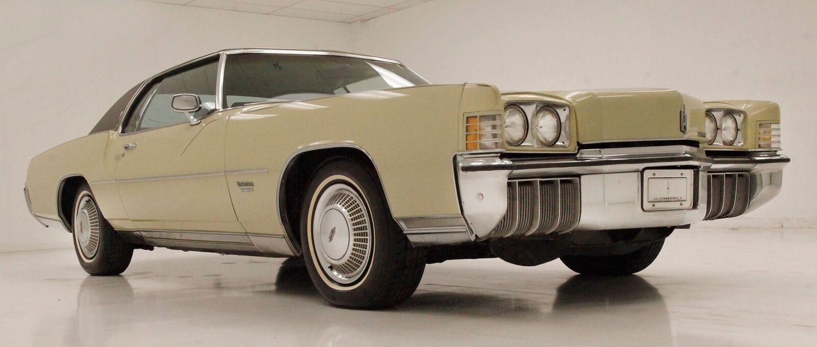 Oldsmobile-Toronado-1972-5