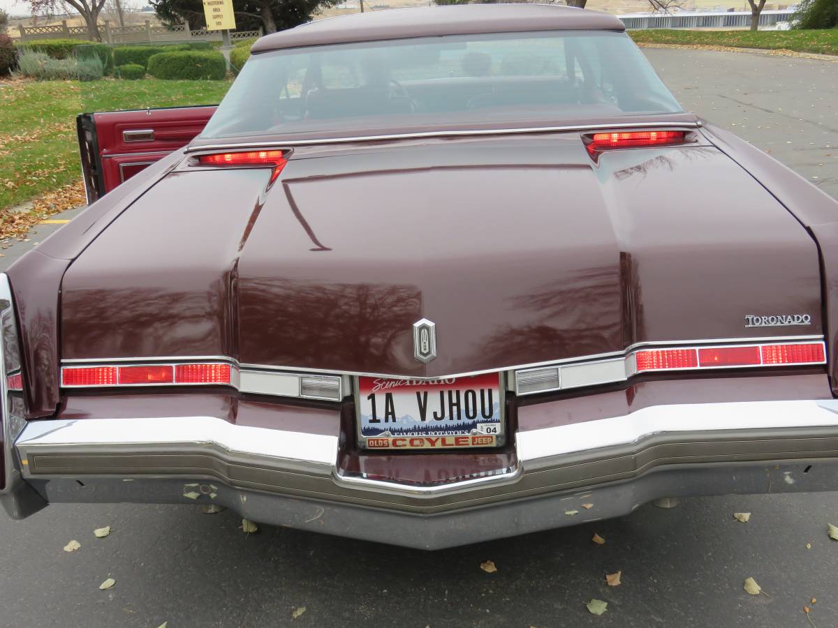 Oldsmobile-Toronado-1978-4