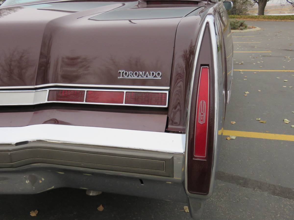 Oldsmobile-Toronado-1978-7