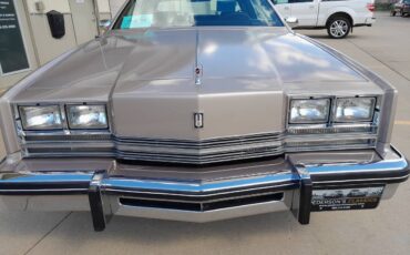 Oldsmobile-Toronado-1984-10