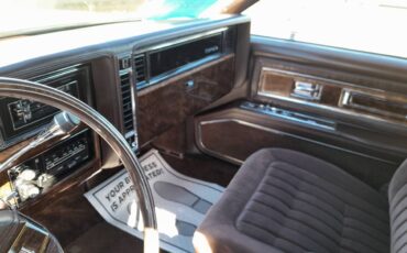 Oldsmobile-Toronado-1984-2