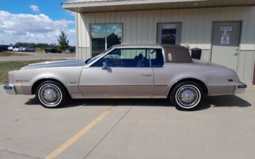 Oldsmobile-Toronado-1984-22