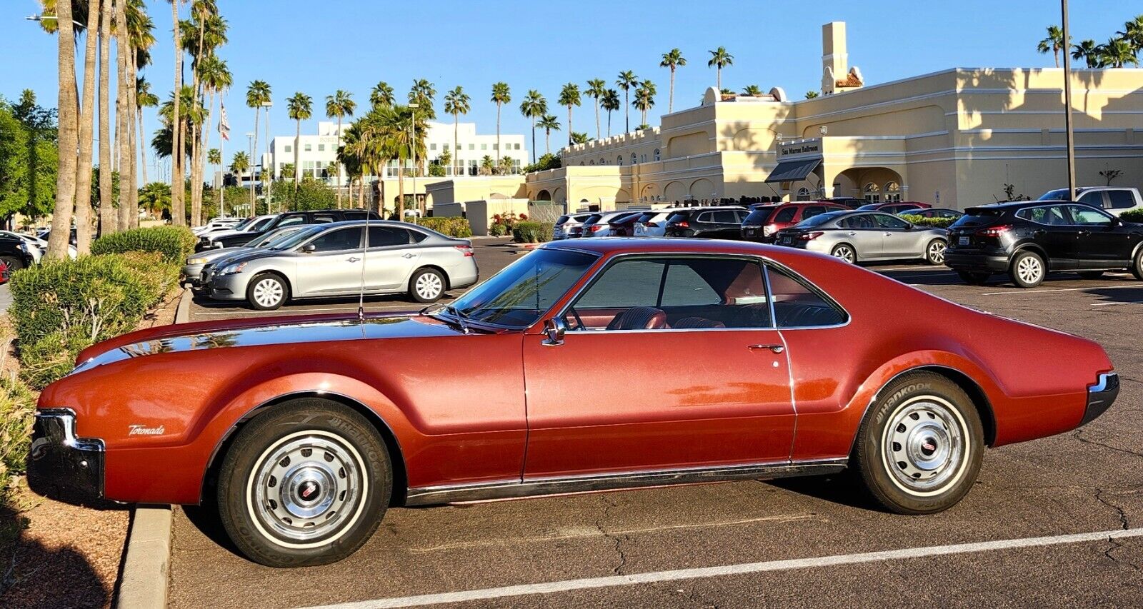 Oldsmobile-Toronado-Coupe-1966-17