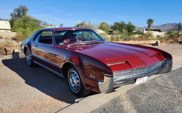 Oldsmobile-Toronado-Coupe-1966-2