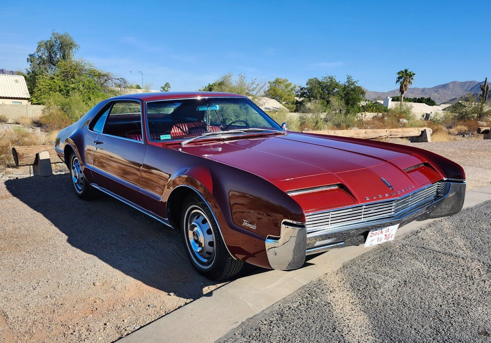 Oldsmobile-Toronado-Coupe-1966-2