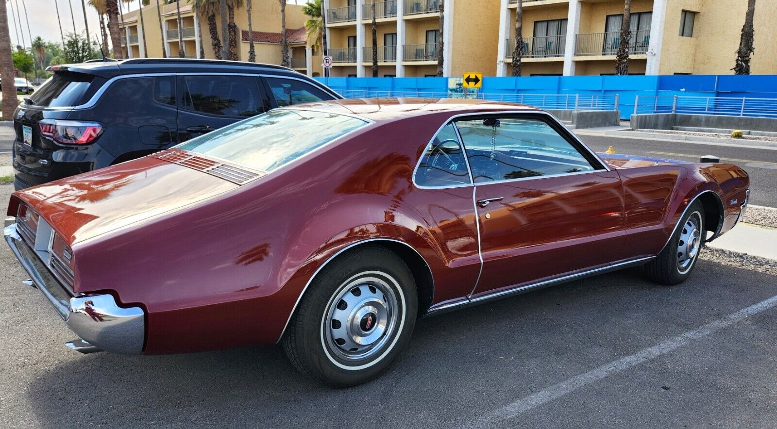 Oldsmobile-Toronado-Coupe-1966-32