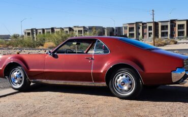 Oldsmobile-Toronado-Coupe-1966-4