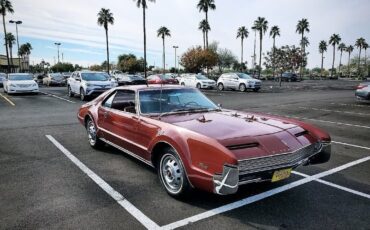 Oldsmobile-Toronado-Coupe-1966-5