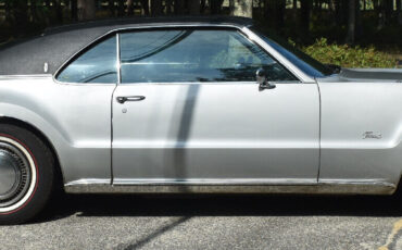 Oldsmobile-Toronado-Coupe-1969-1