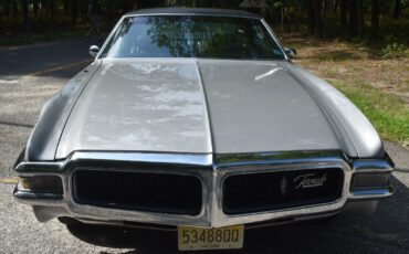 Oldsmobile-Toronado-Coupe-1969-10