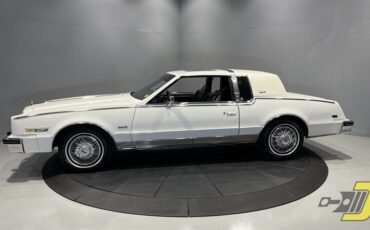 Oldsmobile-Toronado-Coupe-1985-1