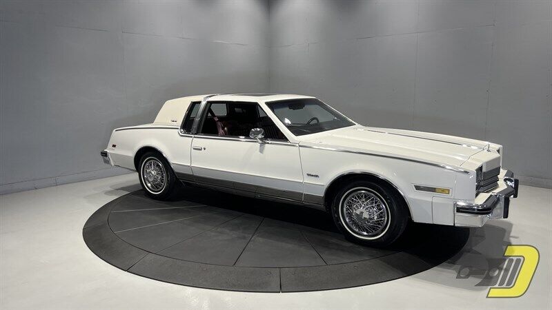 Oldsmobile-Toronado-Coupe-1985-11