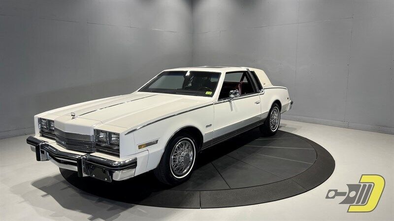 Oldsmobile-Toronado-Coupe-1985-15