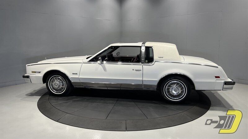 Oldsmobile-Toronado-Coupe-1985-2