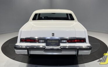 Oldsmobile-Toronado-Coupe-1985-21