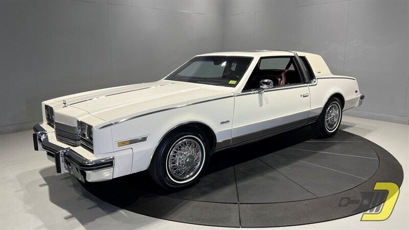 Oldsmobile-Toronado-Coupe-1985-26