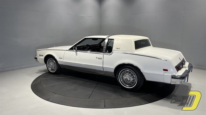 Oldsmobile-Toronado-Coupe-1985-3